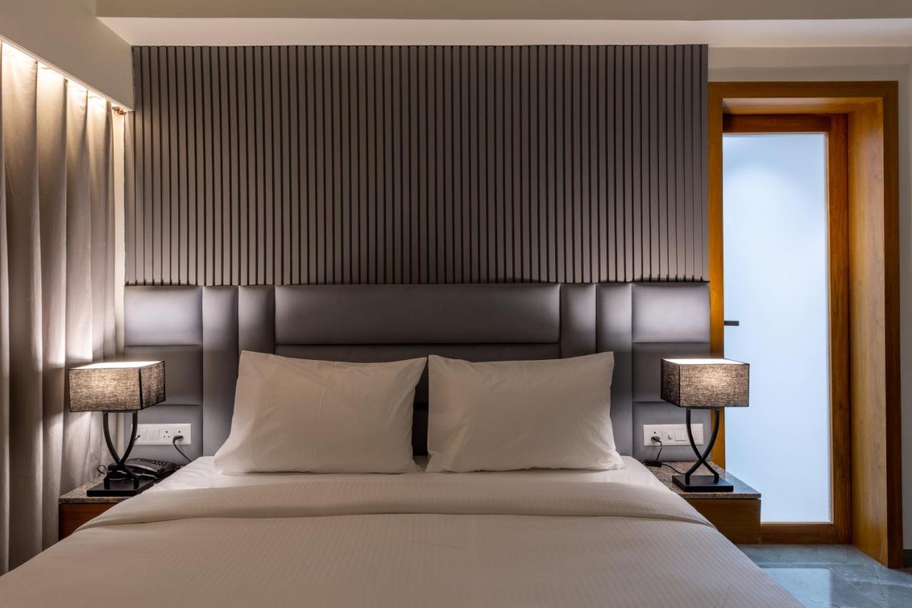 Hotel Nalanda 아흐메다바드 외부 사진