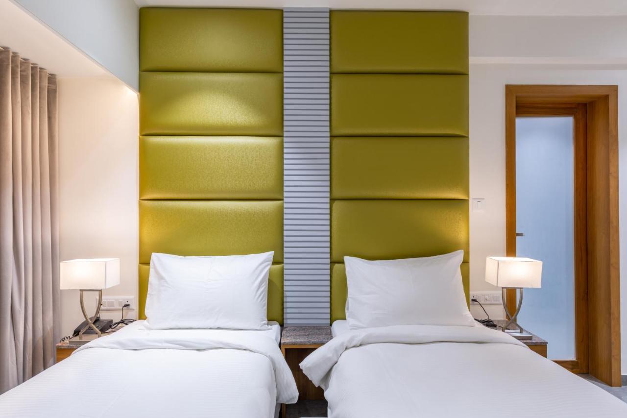 Hotel Nalanda 아흐메다바드 외부 사진