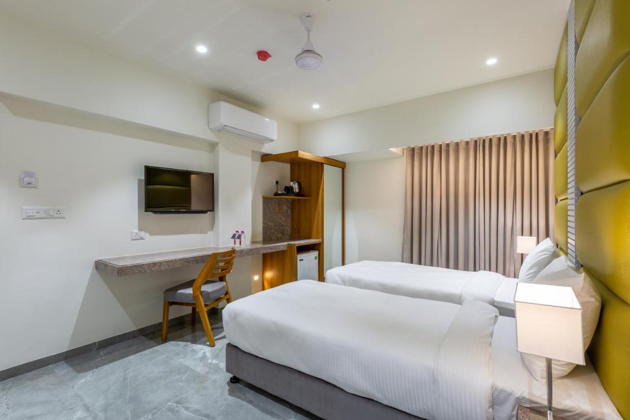 Hotel Nalanda 아흐메다바드 외부 사진