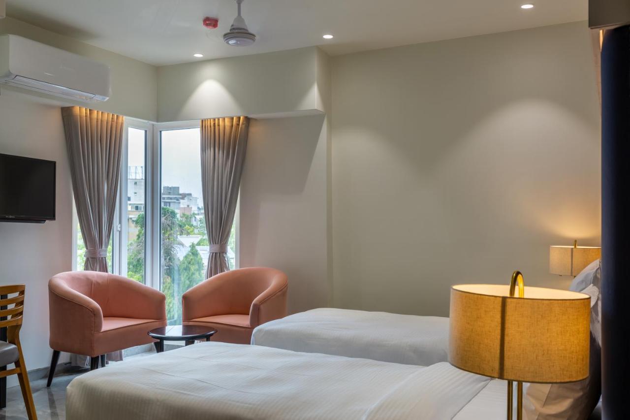 Hotel Nalanda 아흐메다바드 외부 사진