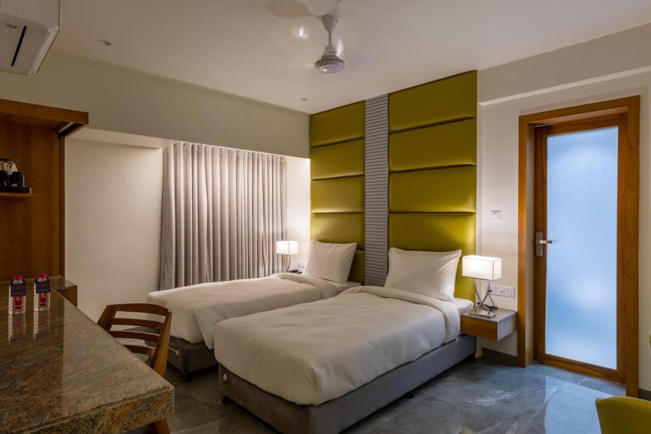 Hotel Nalanda 아흐메다바드 외부 사진