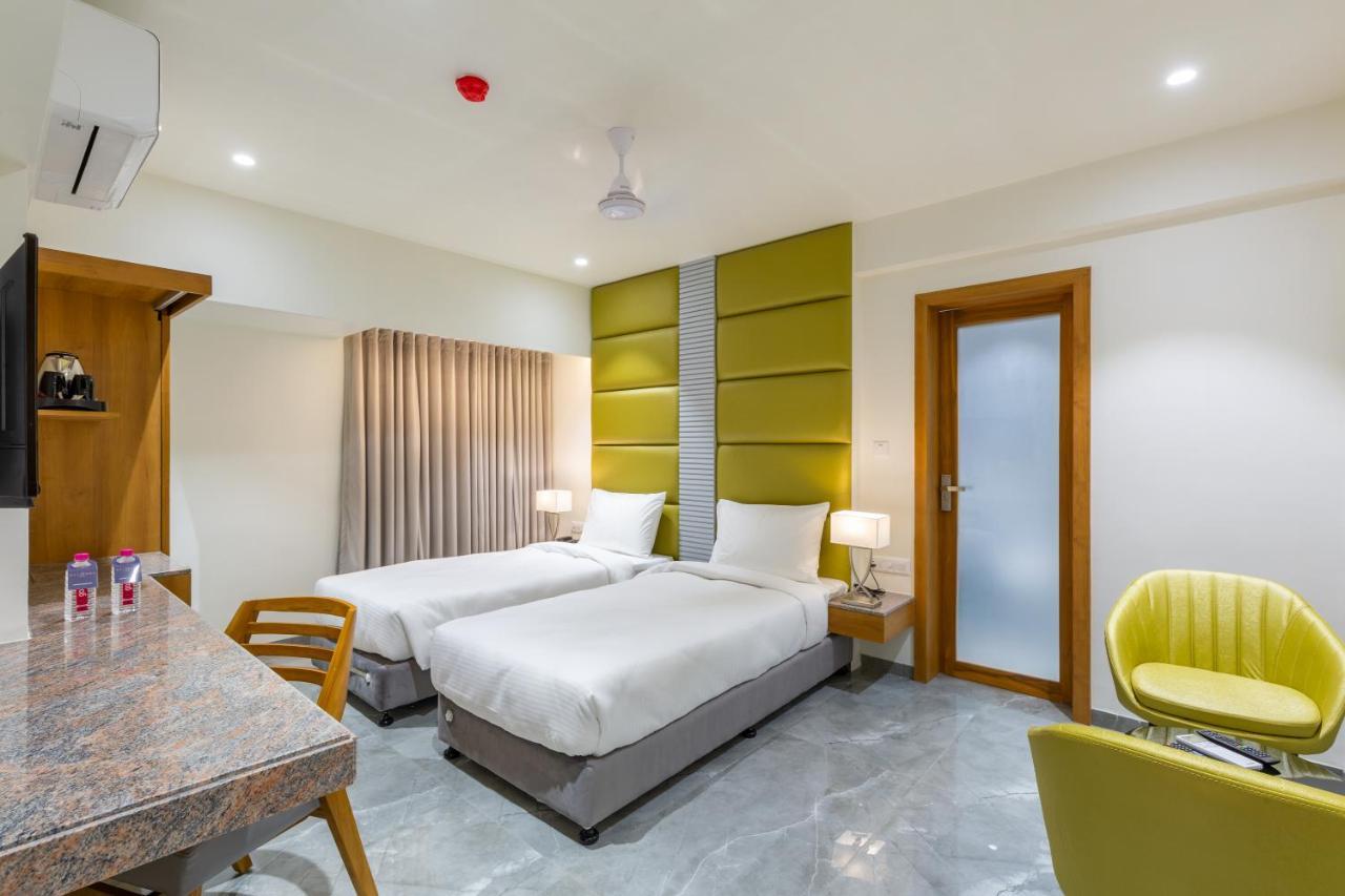 Hotel Nalanda 아흐메다바드 외부 사진