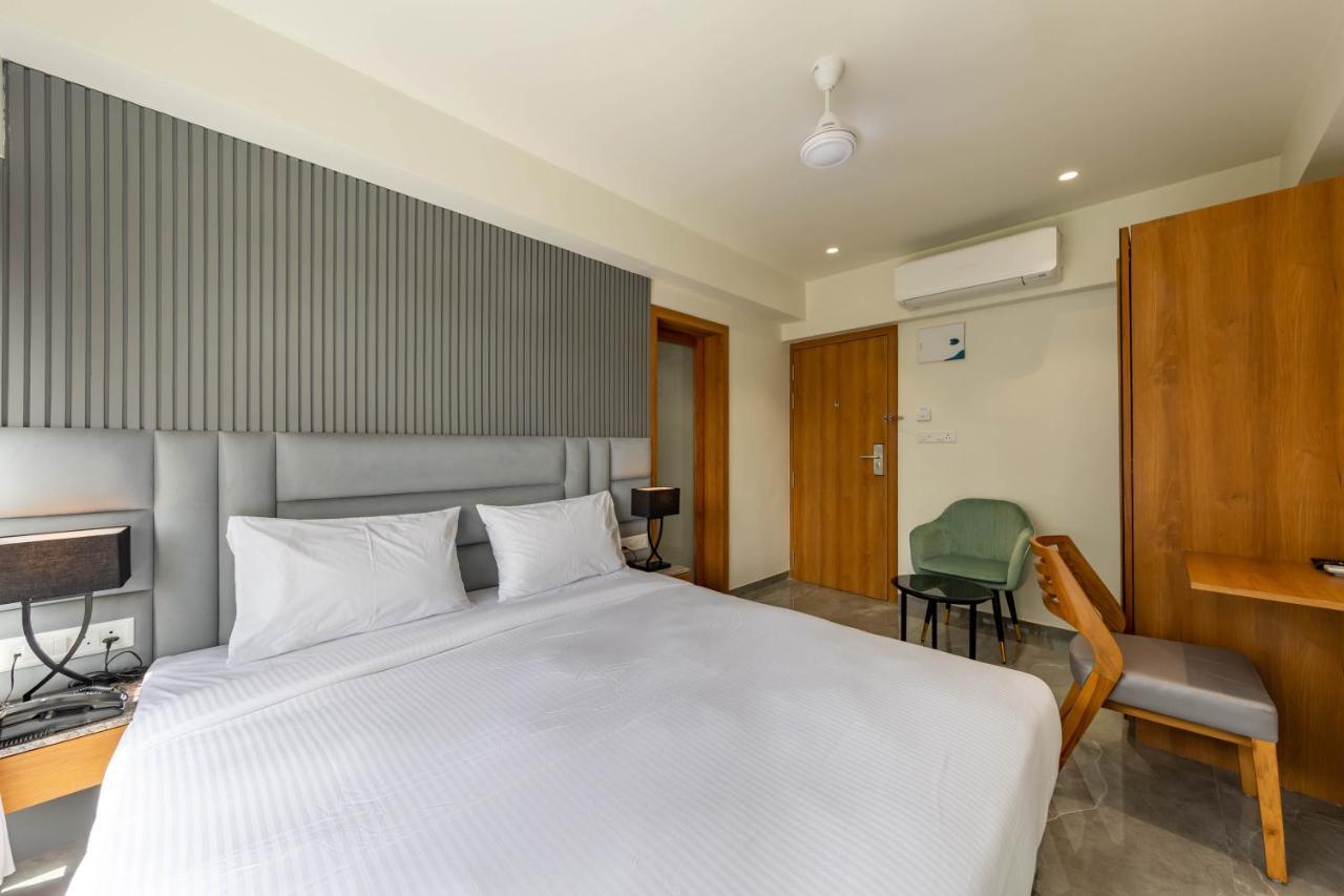 Hotel Nalanda 아흐메다바드 외부 사진