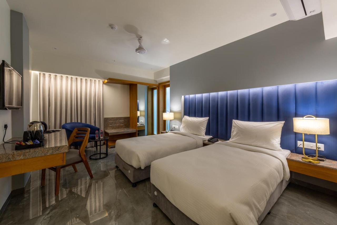 Hotel Nalanda 아흐메다바드 외부 사진