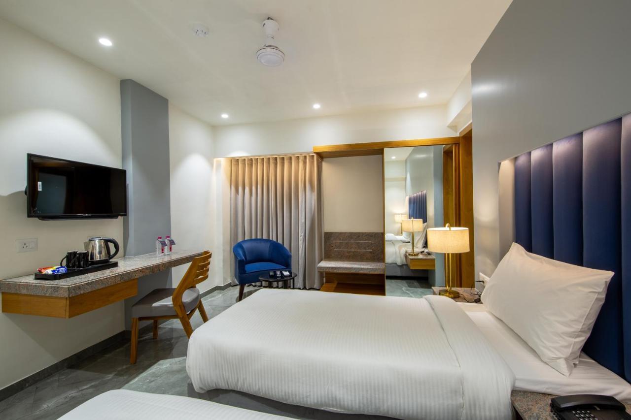 Hotel Nalanda 아흐메다바드 외부 사진
